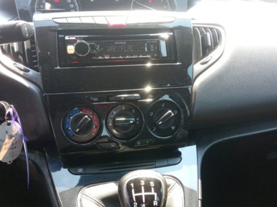Lancia Ypsilon 1.2 69 CV 5 porte Silver (16)
