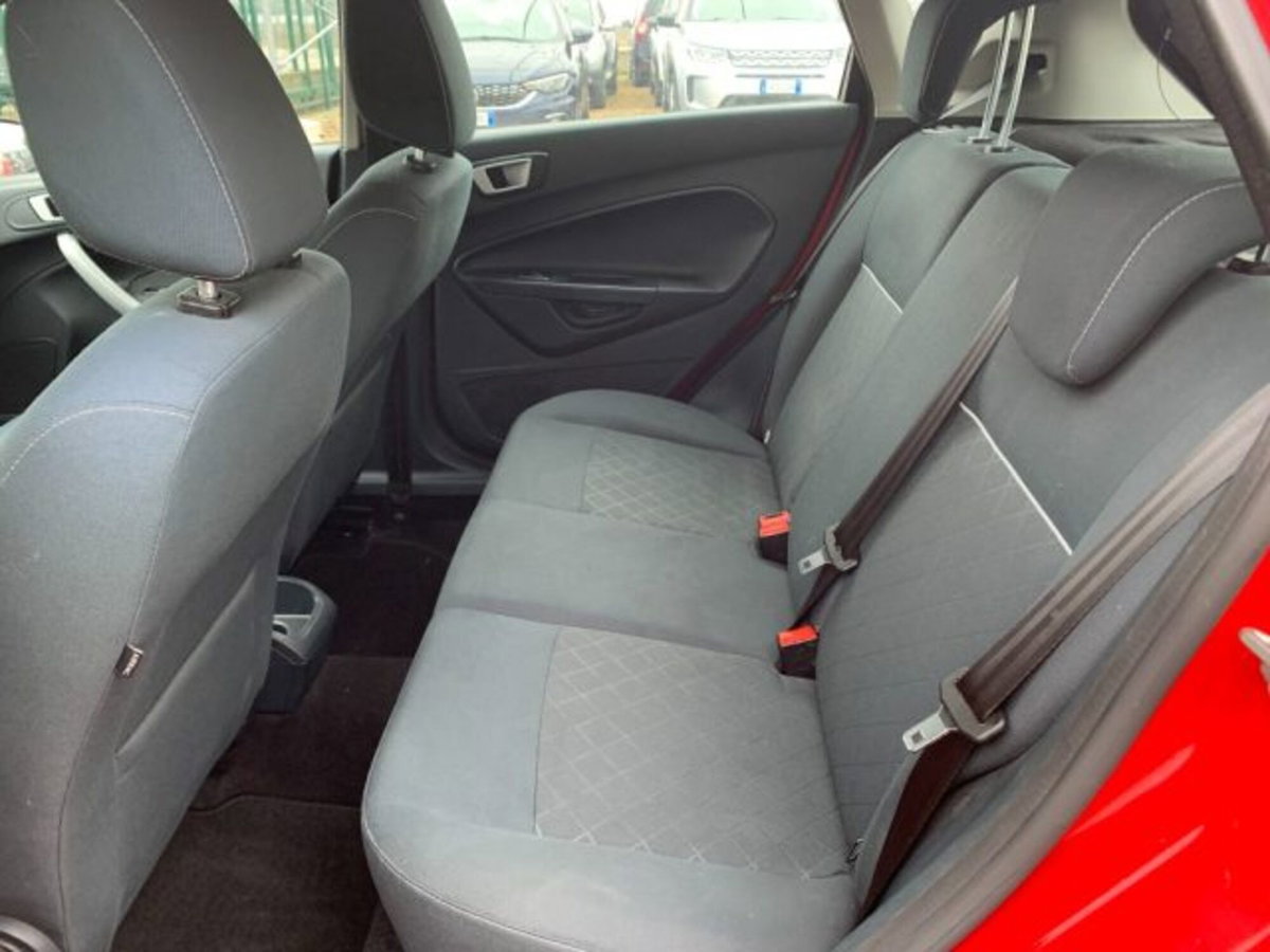 Ford Fiesta 1.4 TDCi 70CV 5 porte Titanium (10)