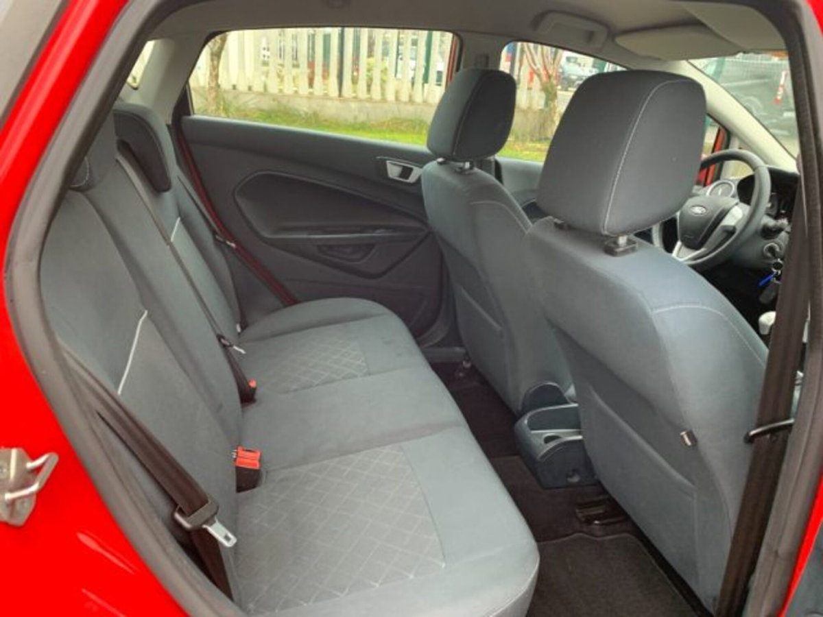 Ford Fiesta 1.4 TDCi 70CV 5 porte Titanium (12)