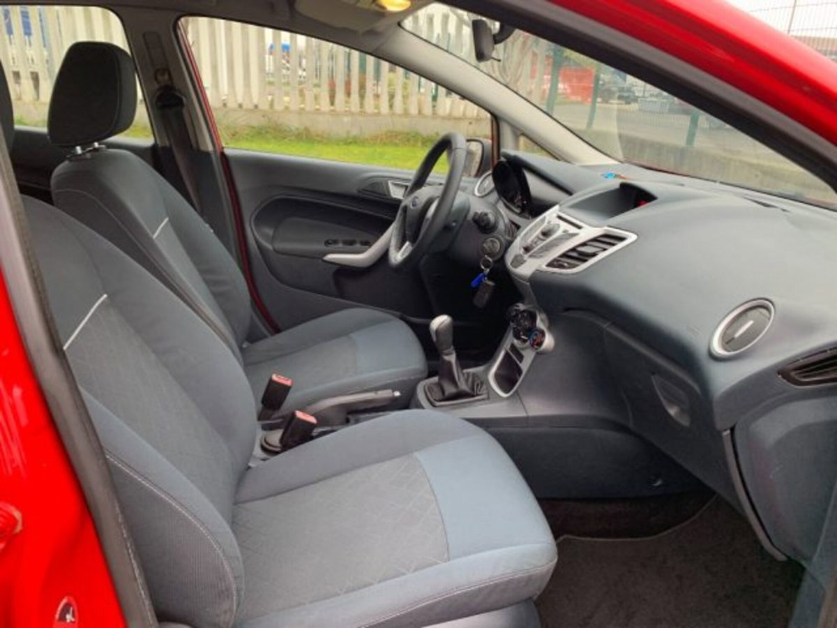 Ford Fiesta 1.4 TDCi 70CV 5 porte Titanium (13)