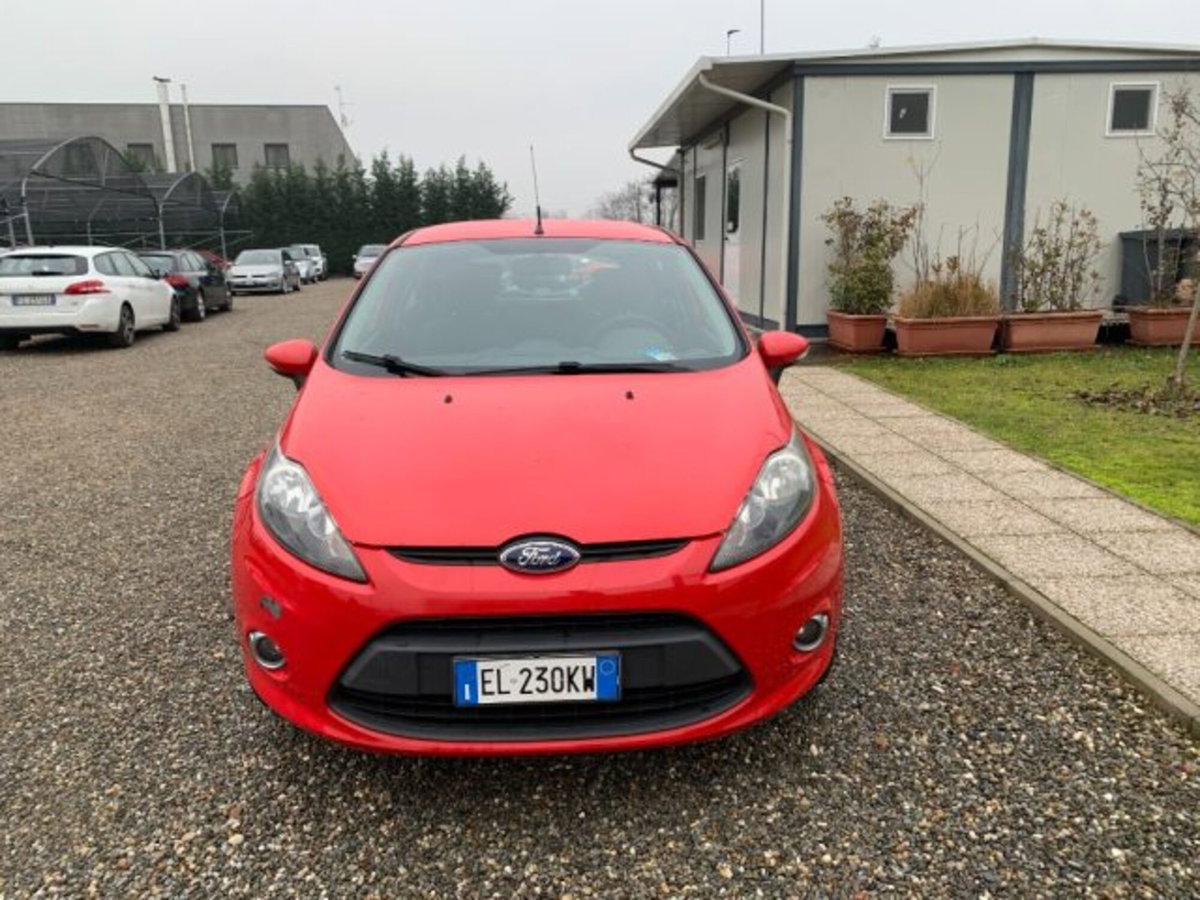 Ford Fiesta 1.4 TDCi 70CV 5 porte Titanium (2)
