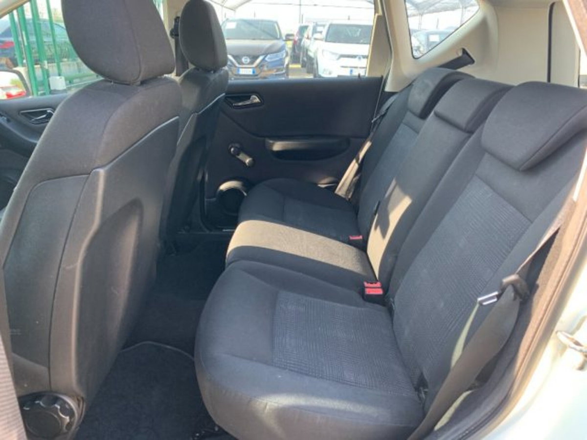 Mercedes-Benz Classe A 160 BlueEFFICIENCY Special Edition (10)