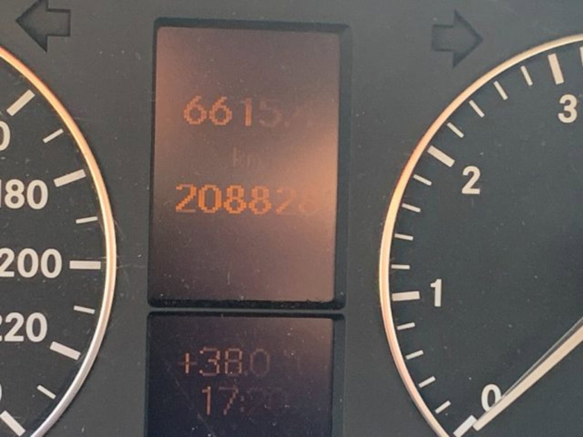 Mercedes-Benz Classe A 160 BlueEFFICIENCY Special Edition (14)