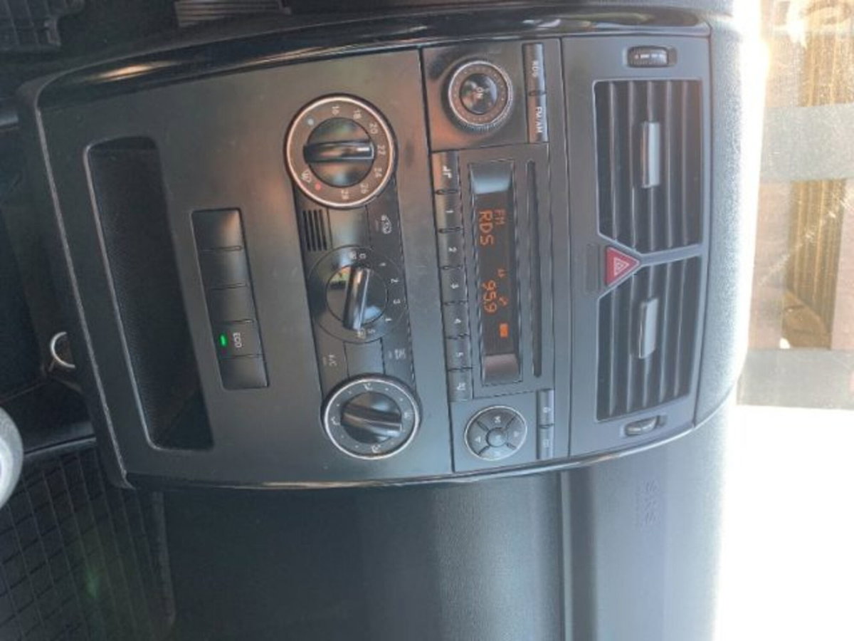 Mercedes-Benz Classe A 160 BlueEFFICIENCY Special Edition (15)
