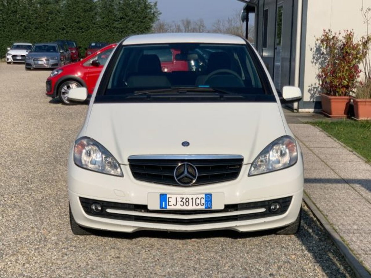 Mercedes-Benz Classe A 160 BlueEFFICIENCY Special Edition (2)