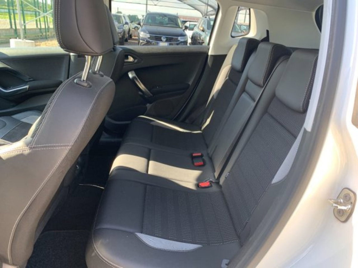 Peugeot 2008 Turbo 110 S&S Allure (10)