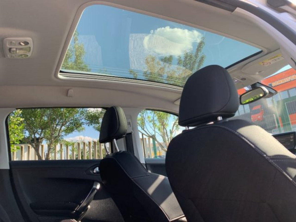 Peugeot 2008 Turbo 110 S&S Allure (14)