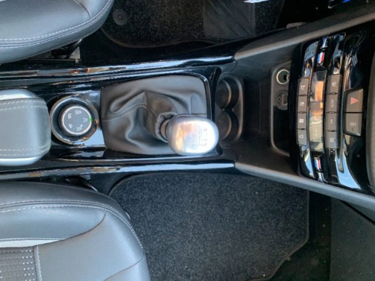 Peugeot 2008 Turbo 110 S&S Allure (17)
