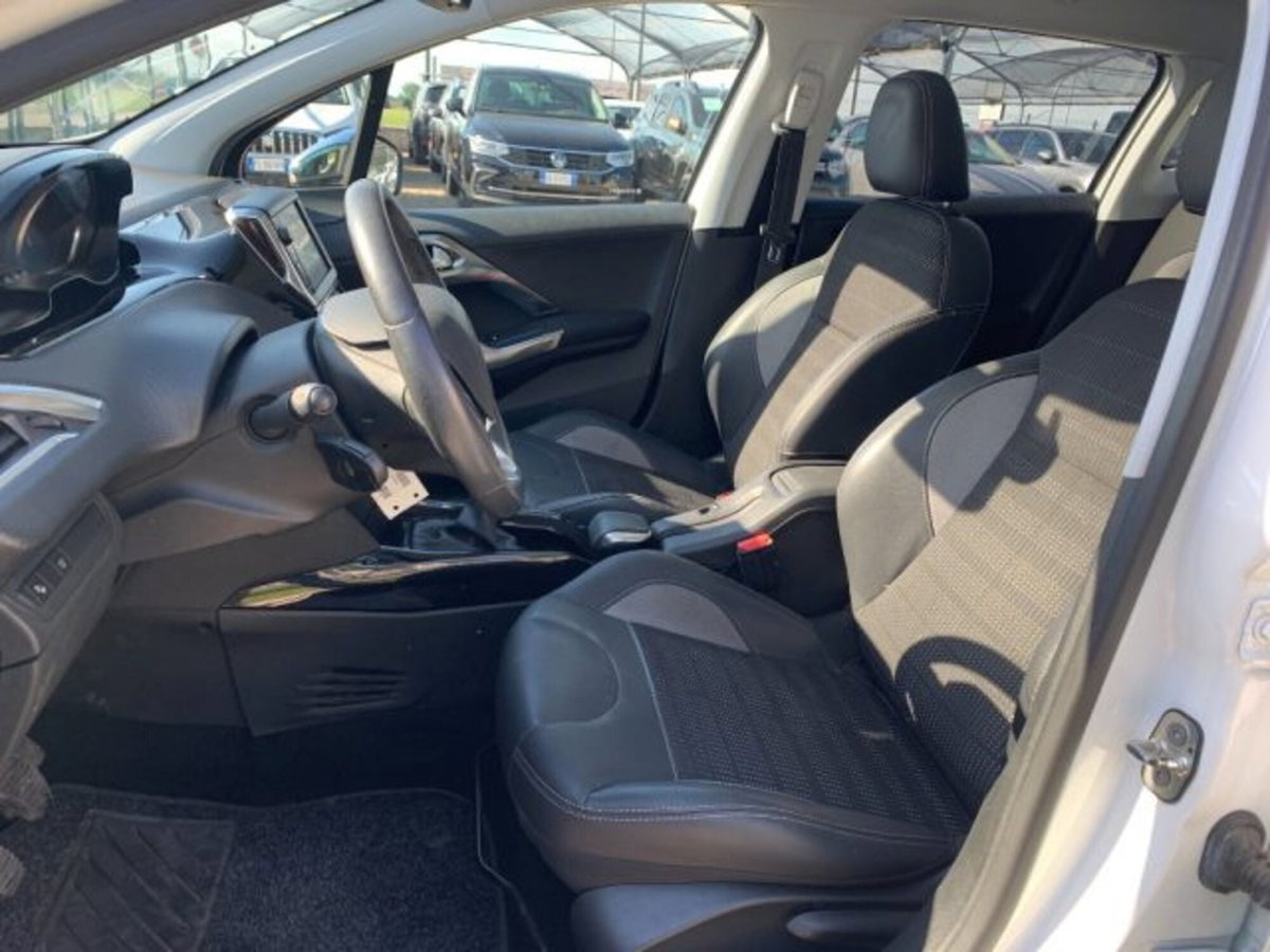 Peugeot 2008 Turbo 110 S&S Allure (9)