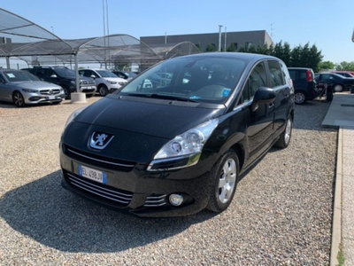 Peugeot 5008 1.6 e-HDi 112CV Stop&Start cambio robotizzato Family usata