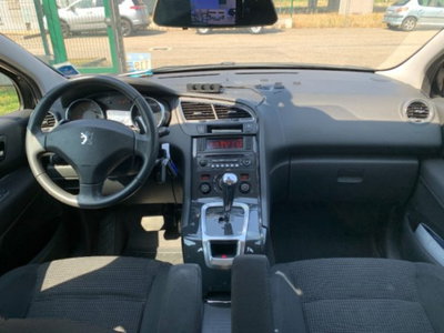 Peugeot 5008 1.6 e-HDi 112CV Stop&Start cambio robotizzato Family (13)