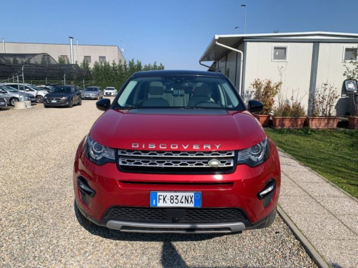 Land Rover Discovery Sport 2.0 TD4 180 CV HSE Luxury (2)