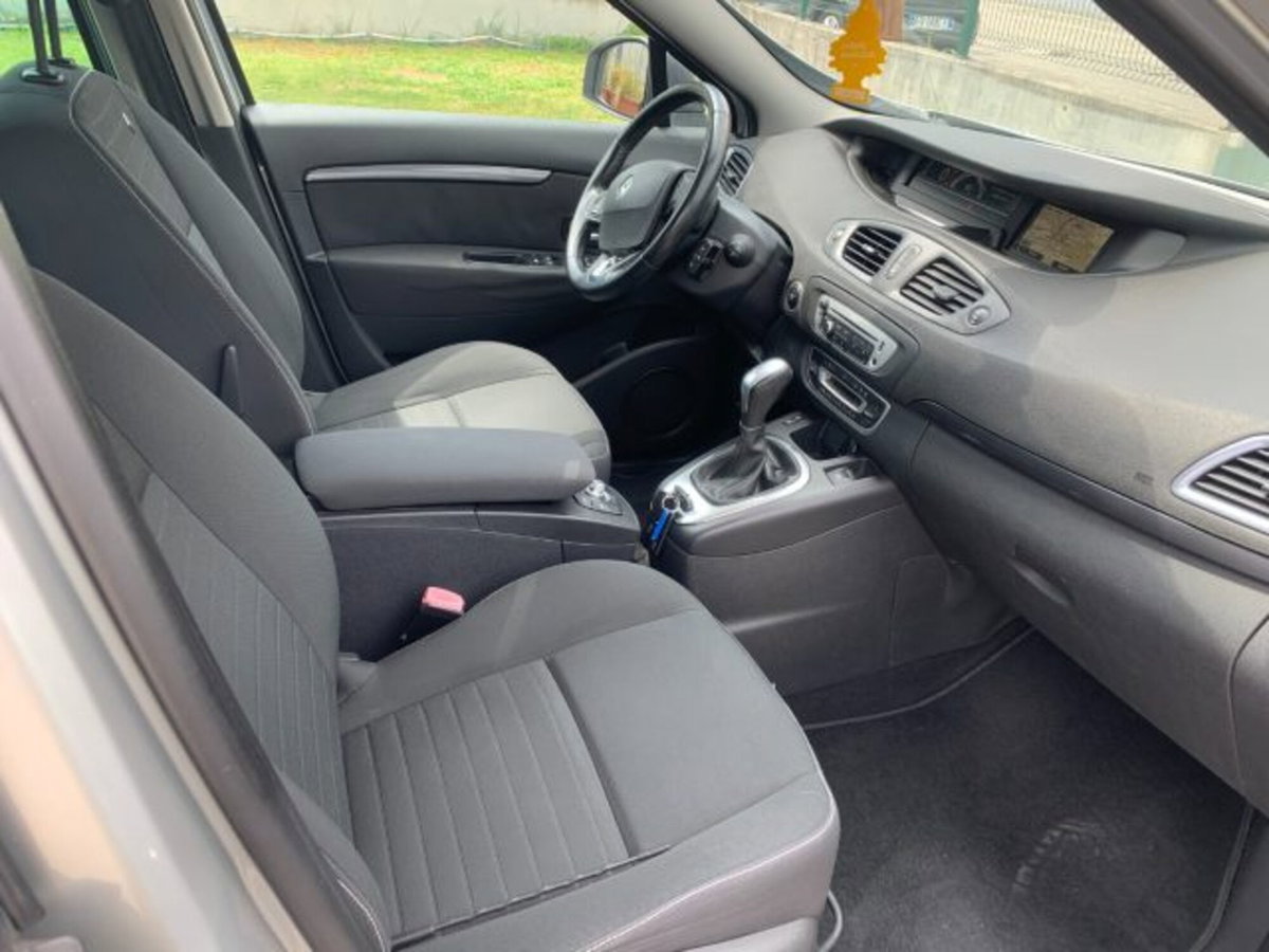 Renault Scenic E-Tech Electric 1.5 dCi 110CV EDC Energy (9)