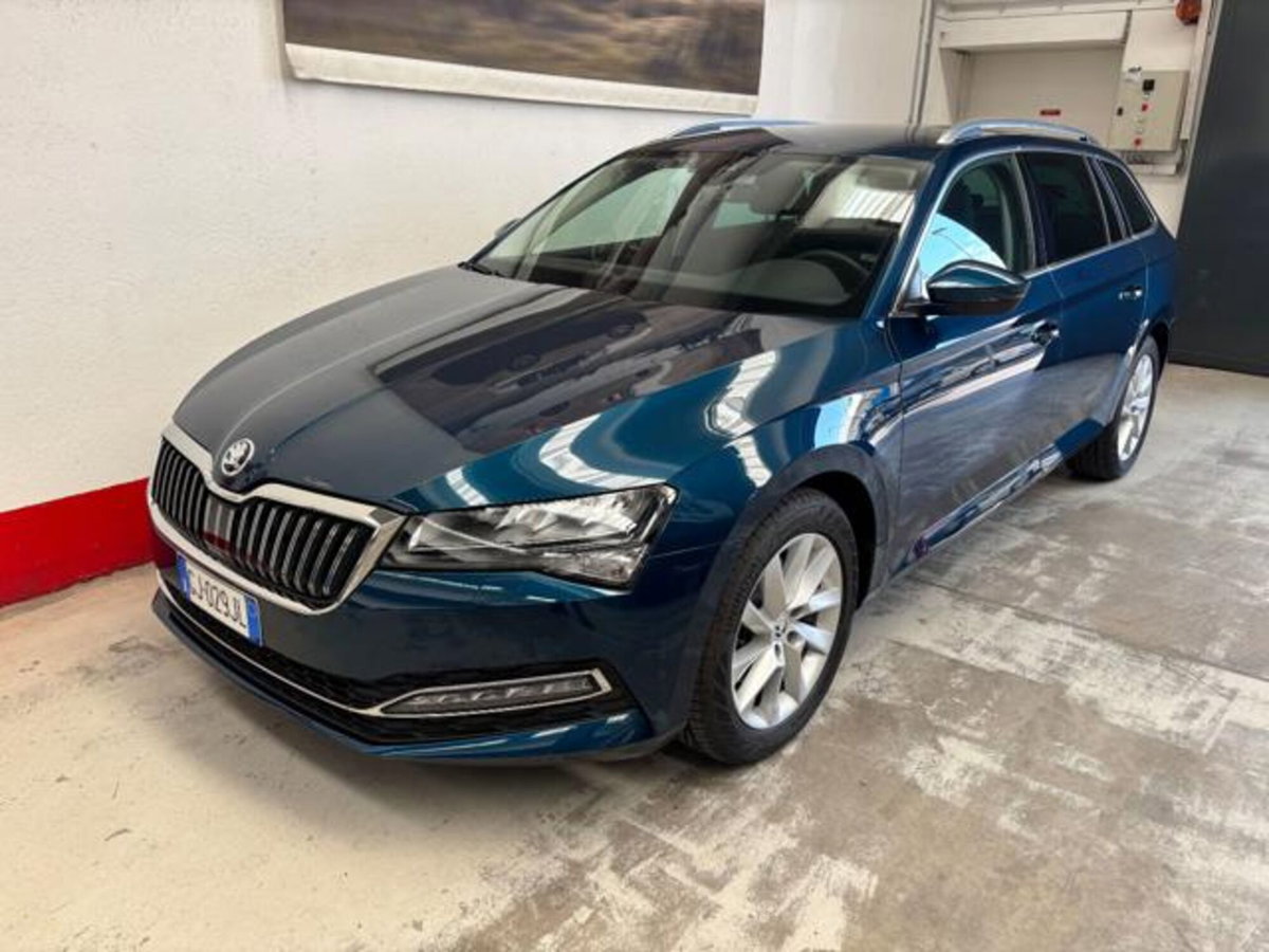 Skoda Superb Station Wagon 2.0 TDI EVO 200 CV SCR DSG Wagon 4x4 Style (3)