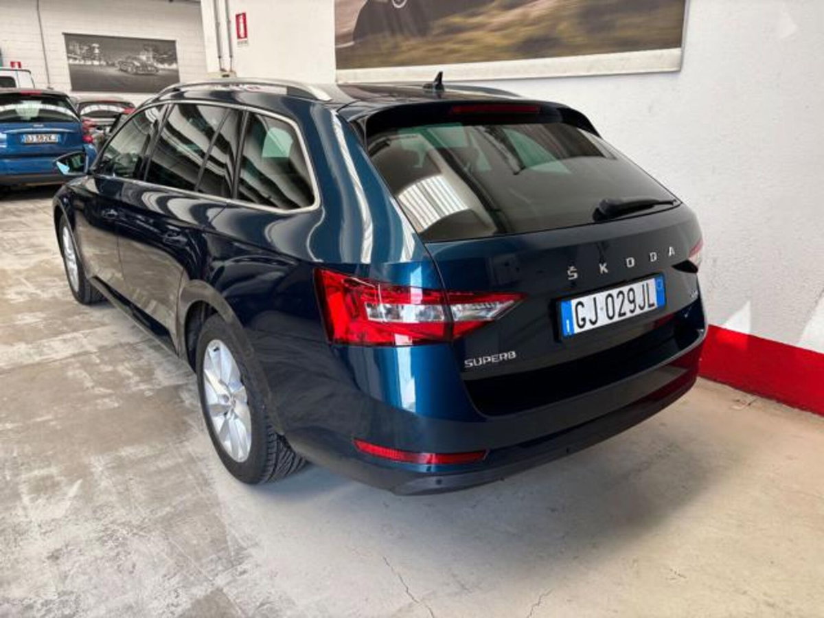 Skoda Superb Station Wagon 2.0 TDI EVO 200 CV SCR DSG Wagon 4x4 Style (4)