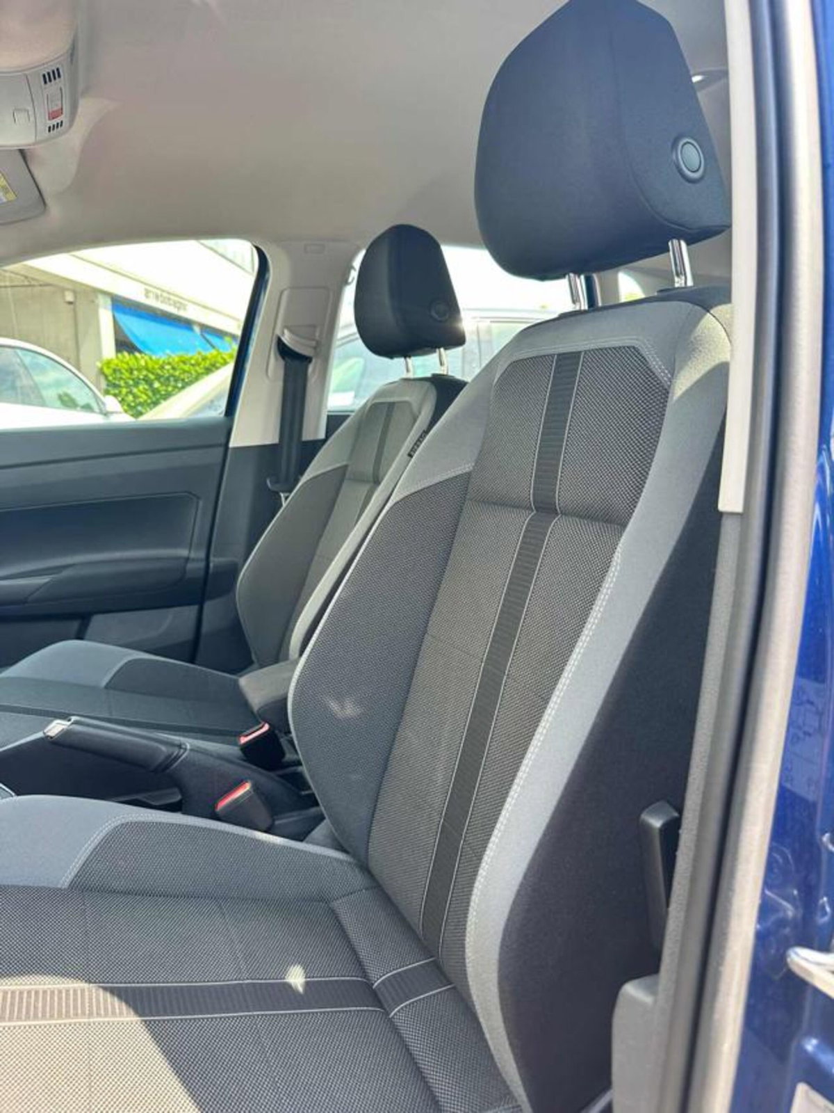 Volkswagen Polo 1.0 tsi Style 95cv (8)