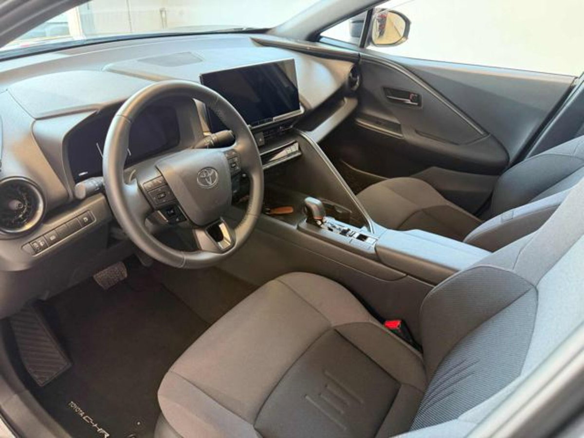 Toyota Toyota C-HR 1.8 hv Lounge fwd e-cvt (11)