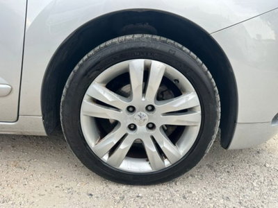 Peugeot 5008 1.6 HDi 110CV Tecno (14)