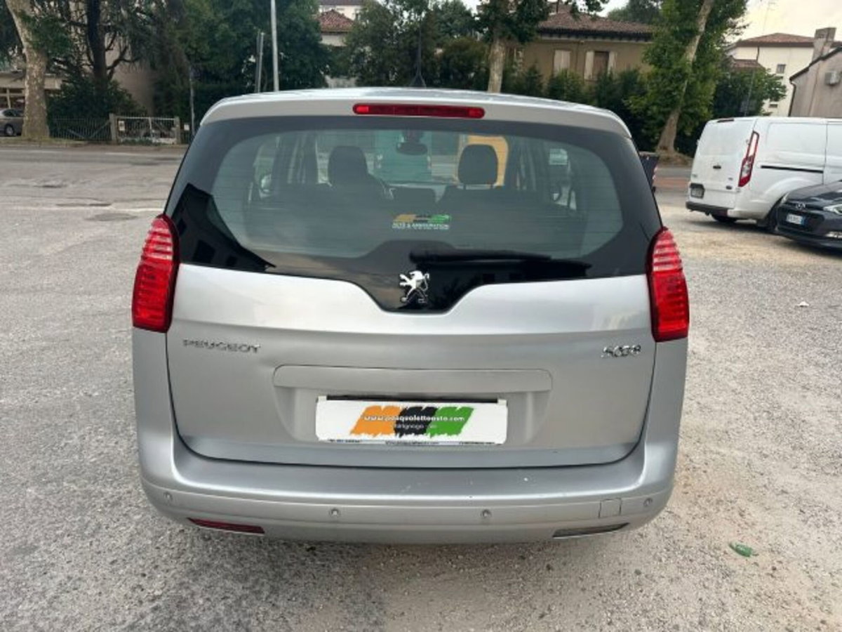Peugeot 5008 1.6 HDi 110CV Tecno (17)