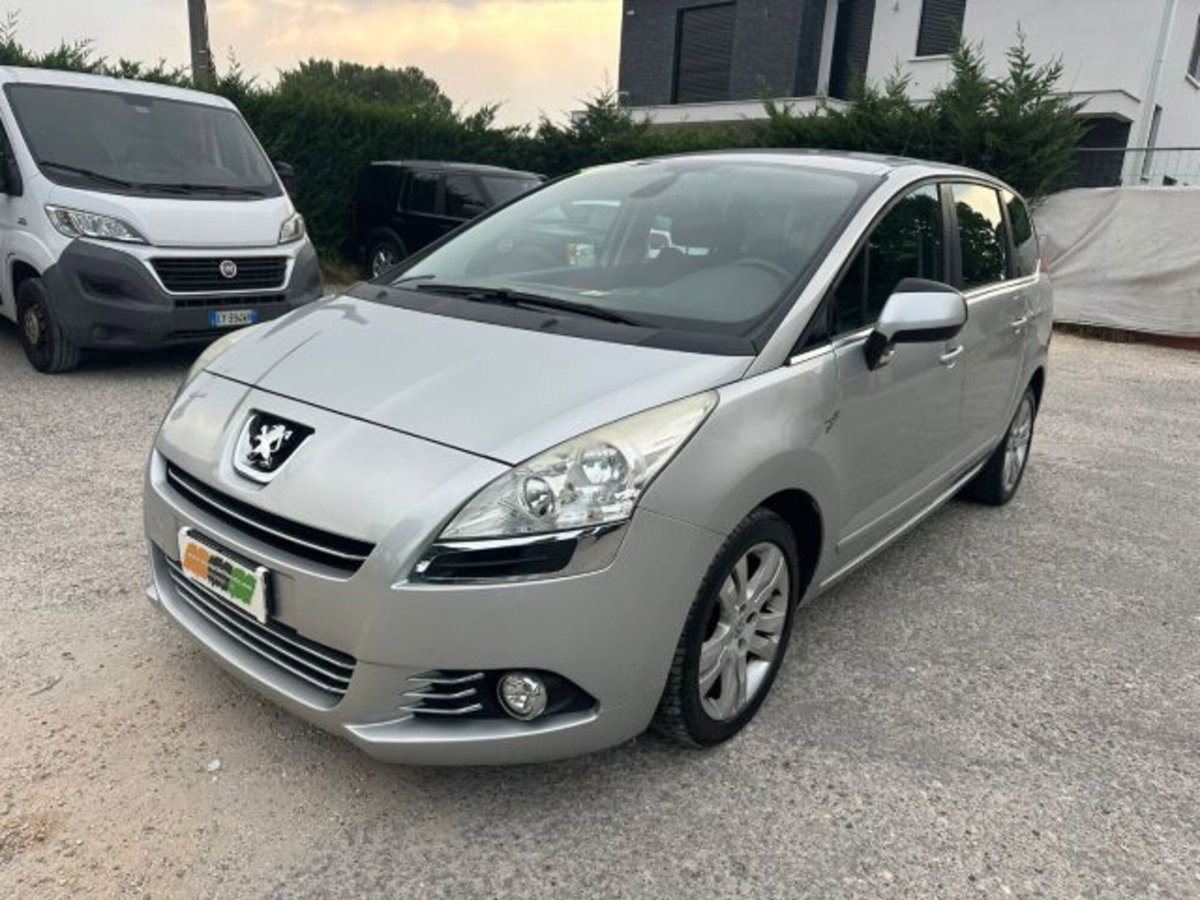 Peugeot 5008 1.6 HDi 110CV Tecno (18)
