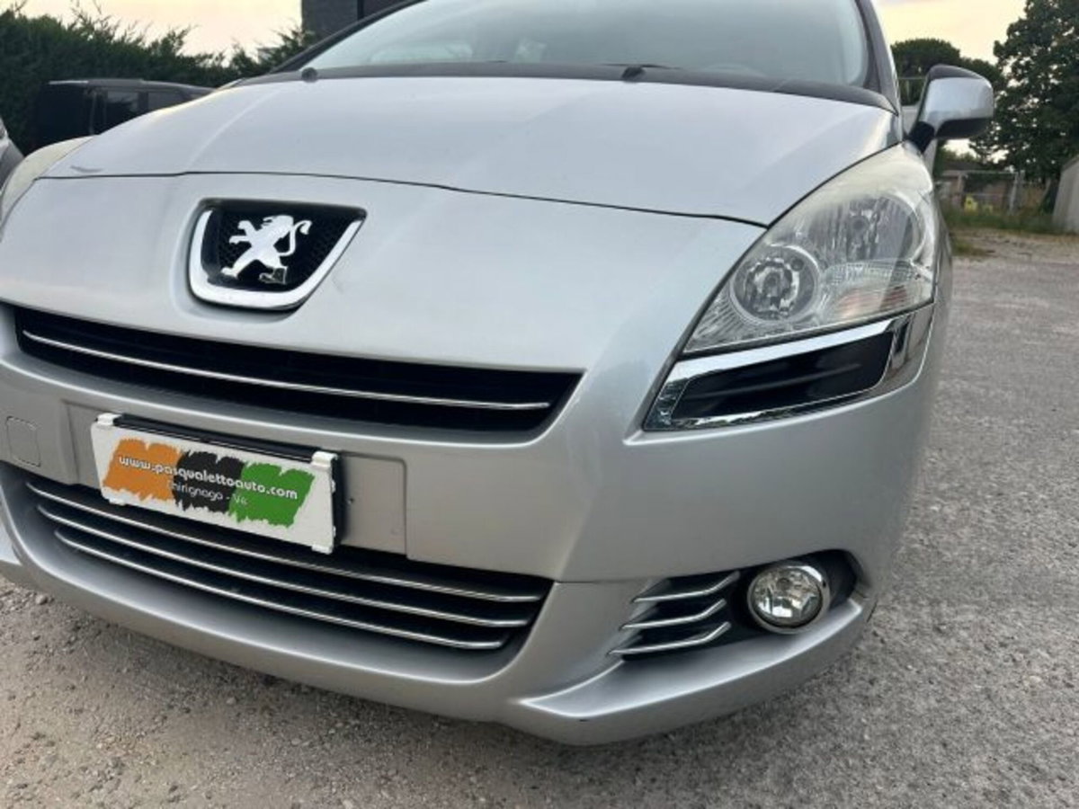 Peugeot 5008 1.6 HDi 110CV Tecno (20)