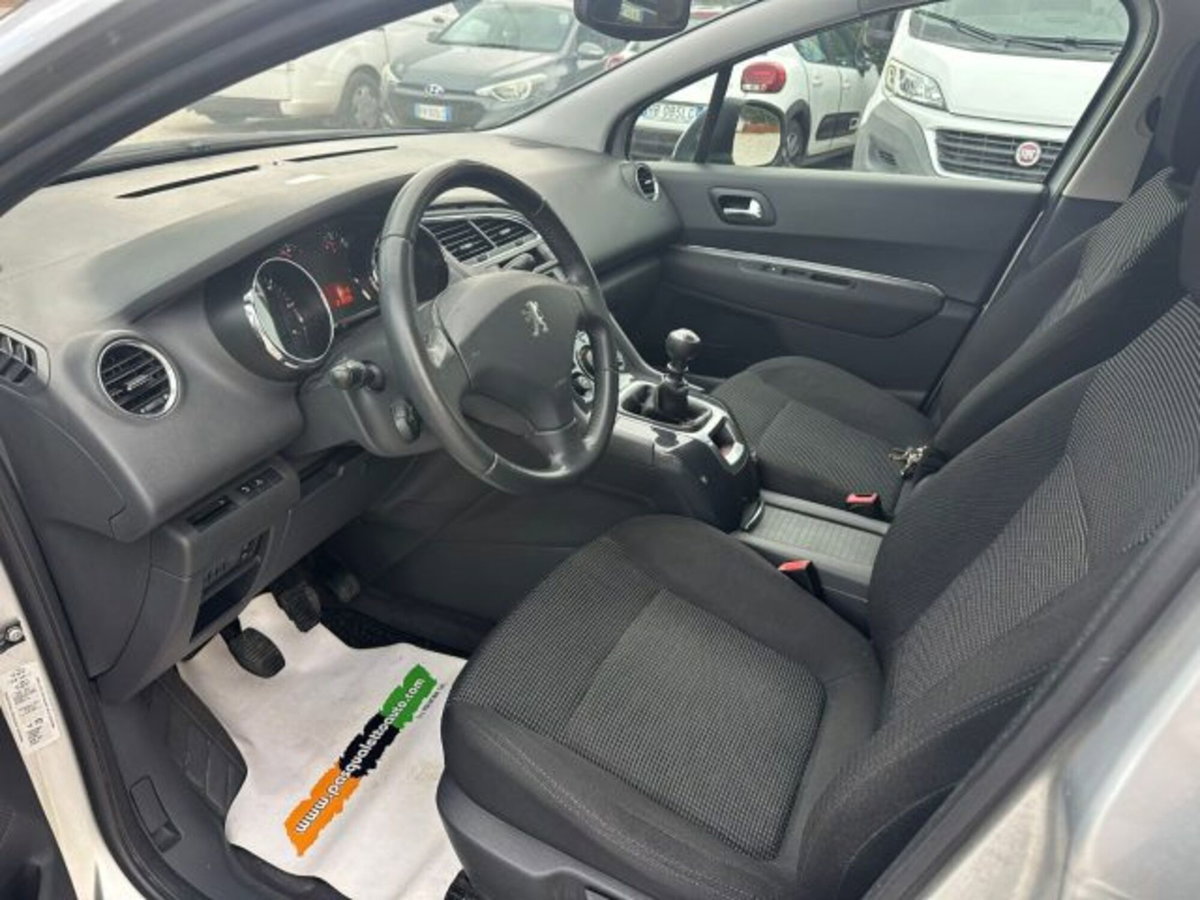 Peugeot 5008 1.6 HDi 110CV Tecno (6)