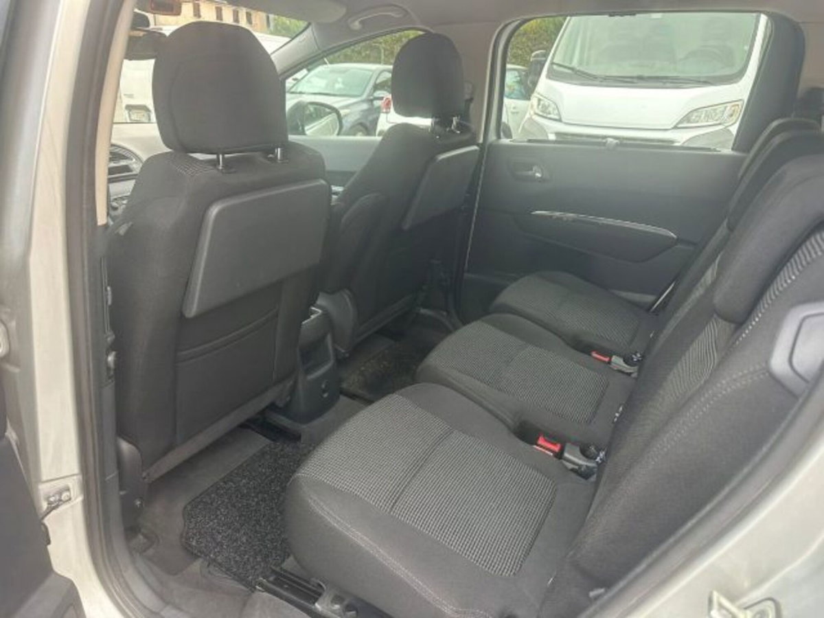 Peugeot 5008 1.6 HDi 110CV Tecno (7)