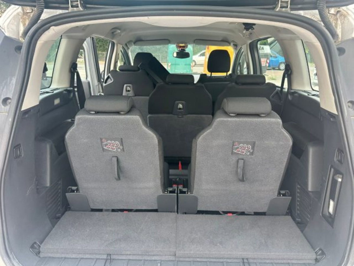 Peugeot 5008 1.6 HDi 110CV Tecno (9)