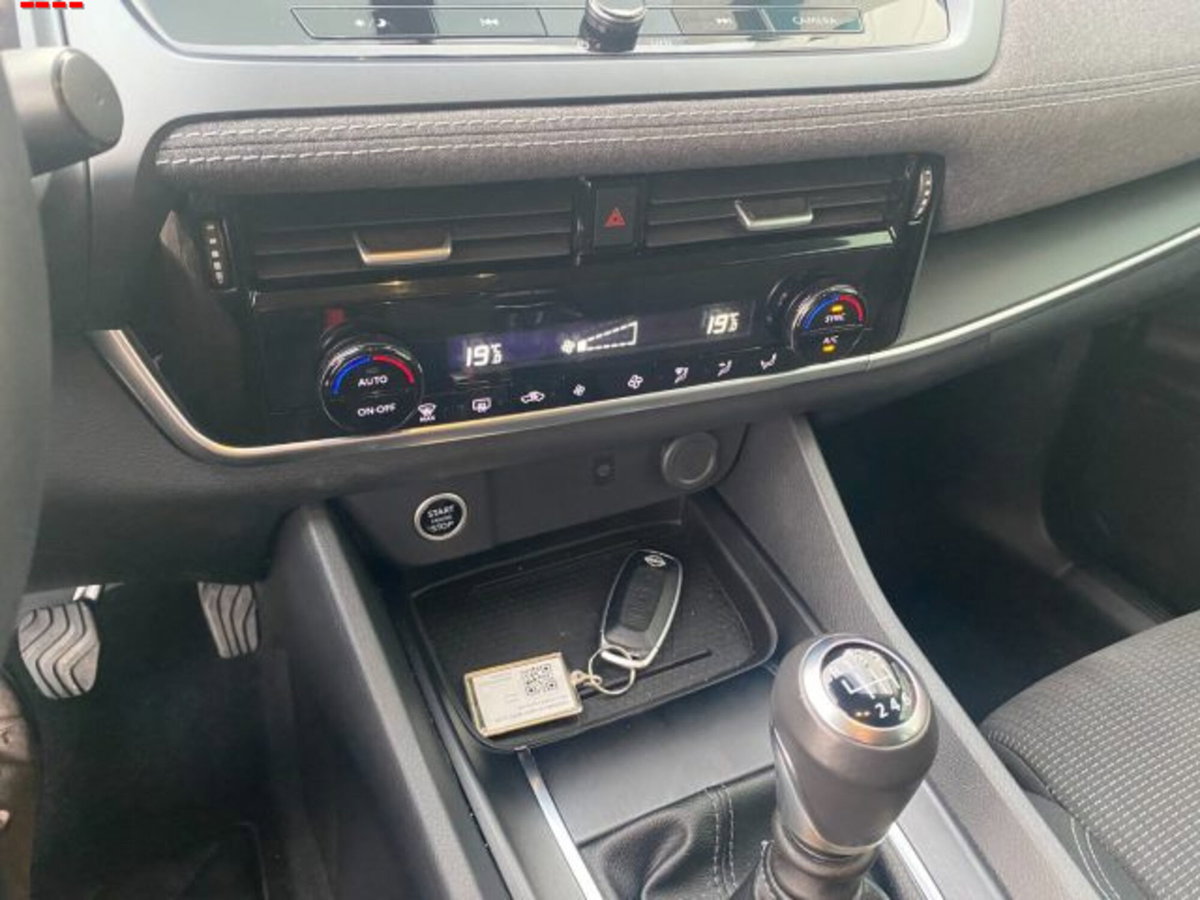 Nissan Qashqai 1.3 mhev Acenta 2wd 140cv (13)