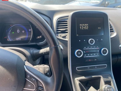 Renault Grand Scénic 1.7 blue dci Sport Edition 120cv (12)