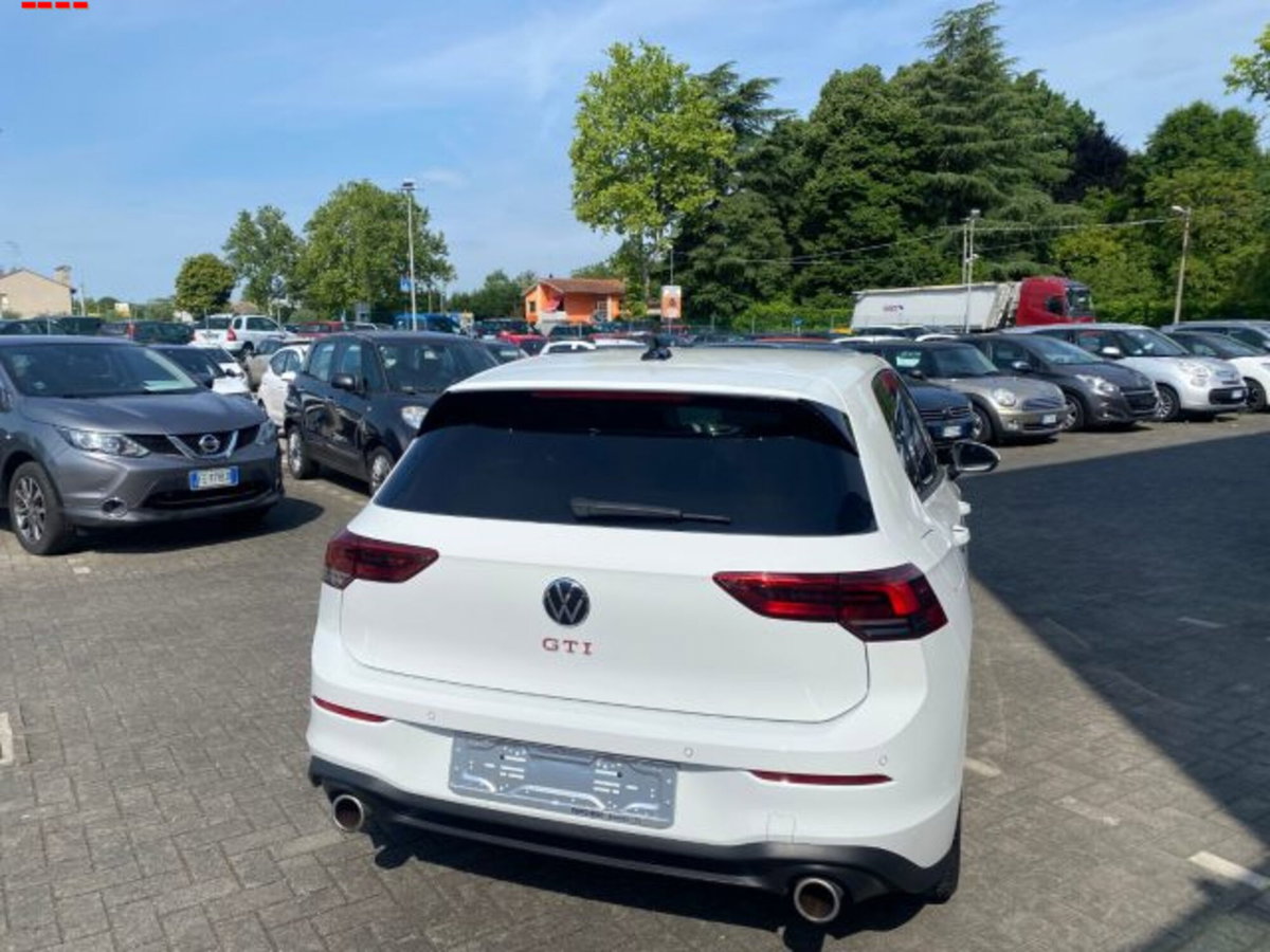 Volkswagen Golf 2.0 TSI GTI DSG (4)