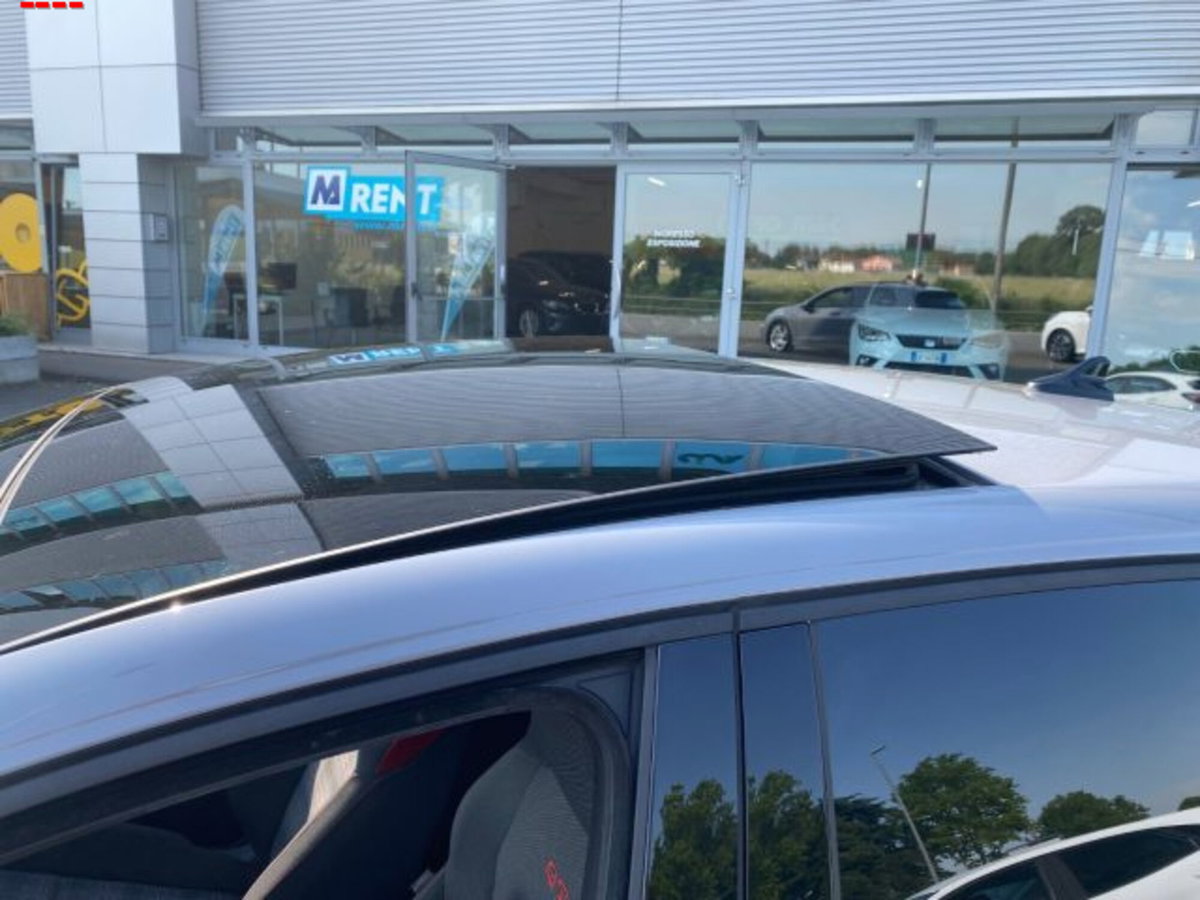 Volkswagen Golf 2.0 TSI GTI DSG (10)