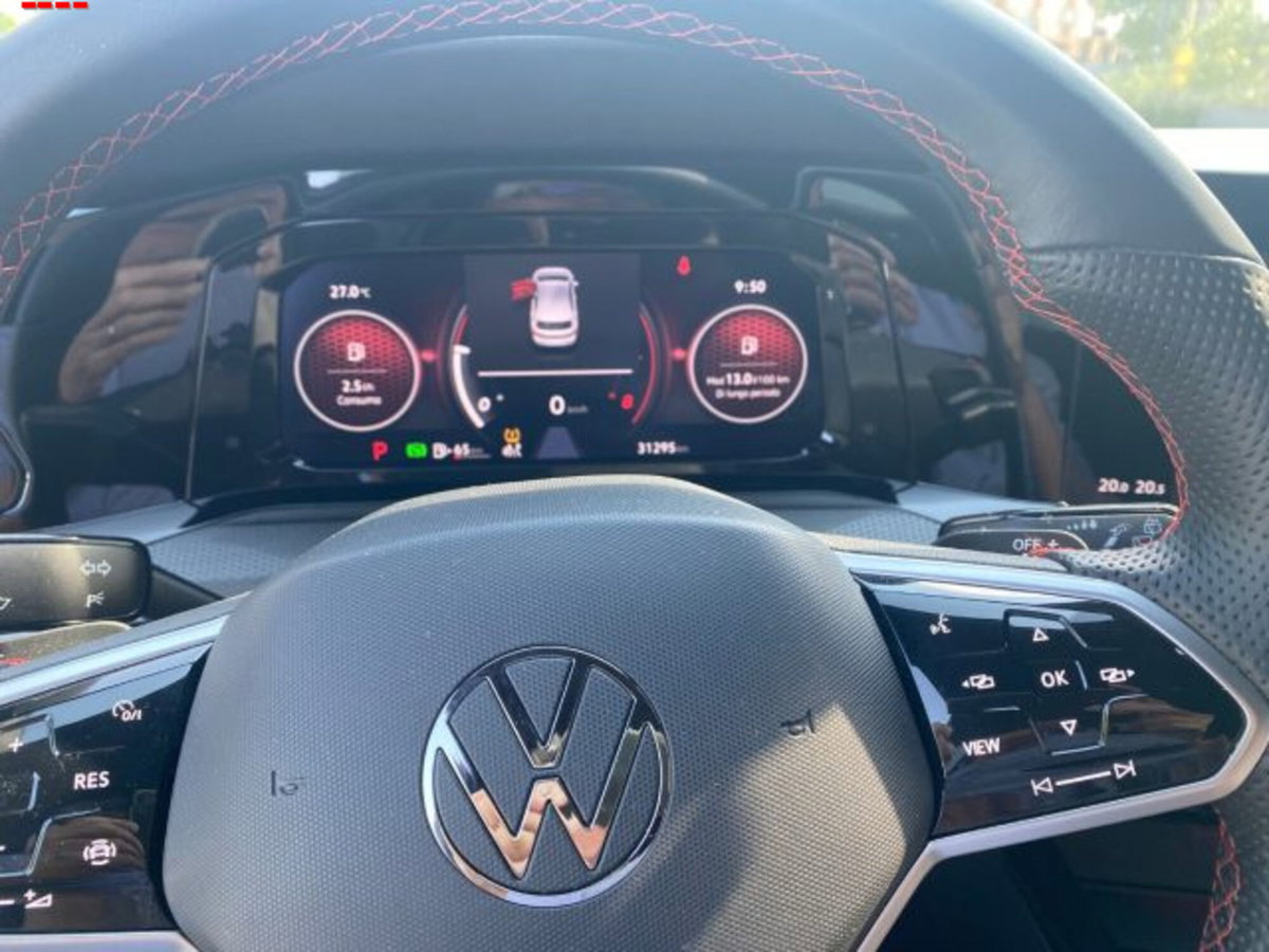 Volkswagen Golf 2.0 TSI GTI DSG (13)