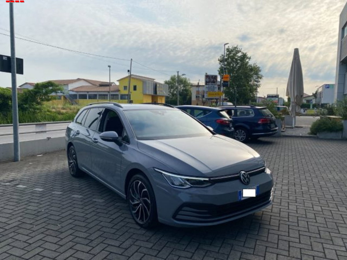 Volkswagen Golf Variant 2.0 TDI SCR DSG Life (3)