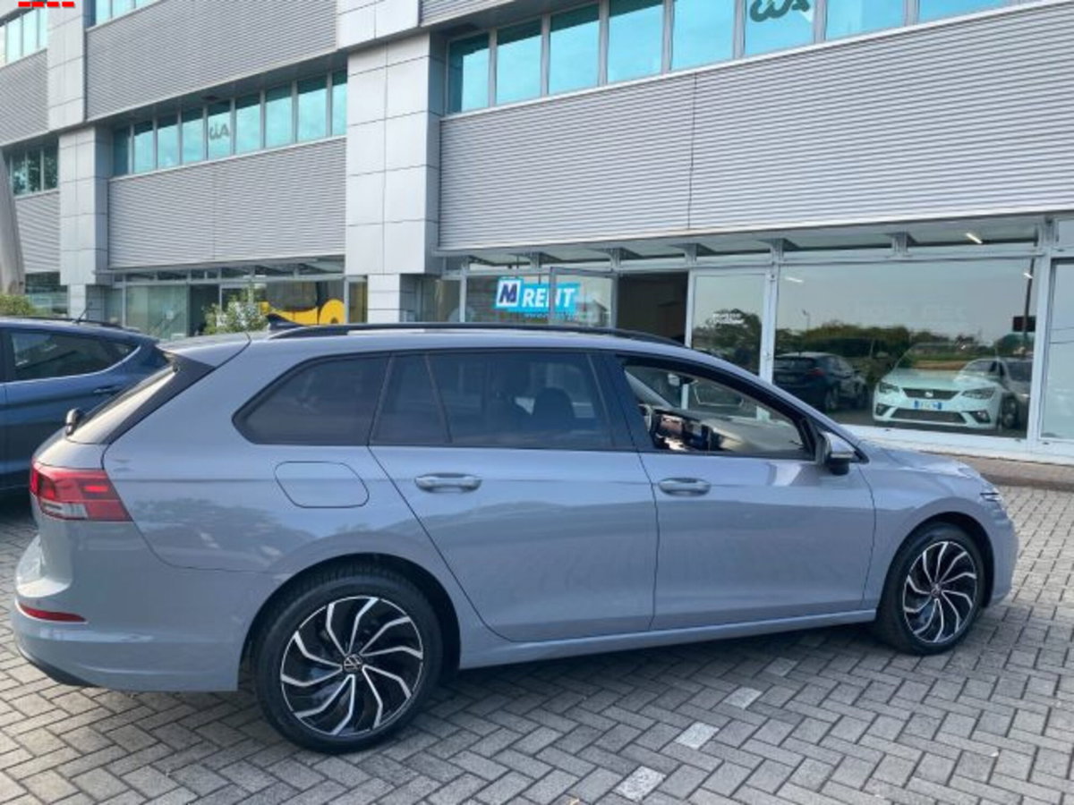 Volkswagen Golf Variant 2.0 TDI SCR DSG Life (4)
