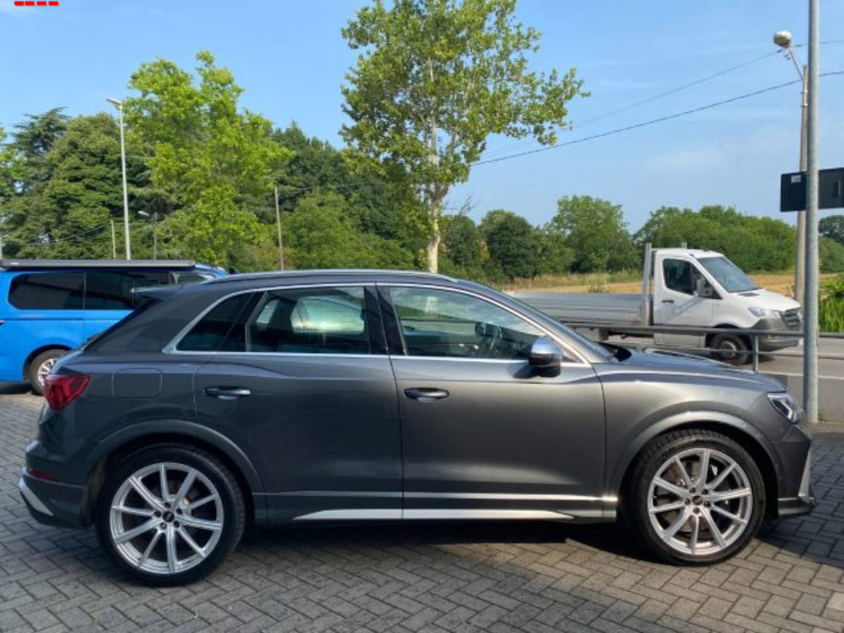 Audi RS Q3 2.5 quattro s-tronic (2)