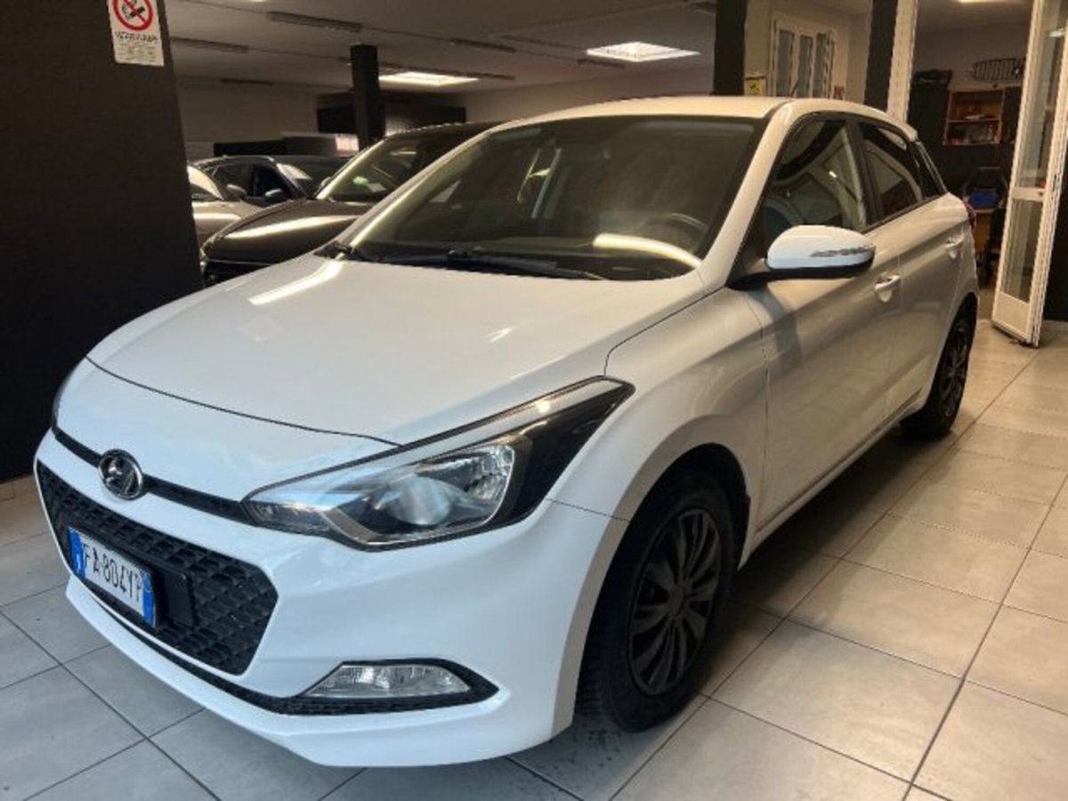 Hyundai i20 1.2 84 CV 5 porte Style (2)