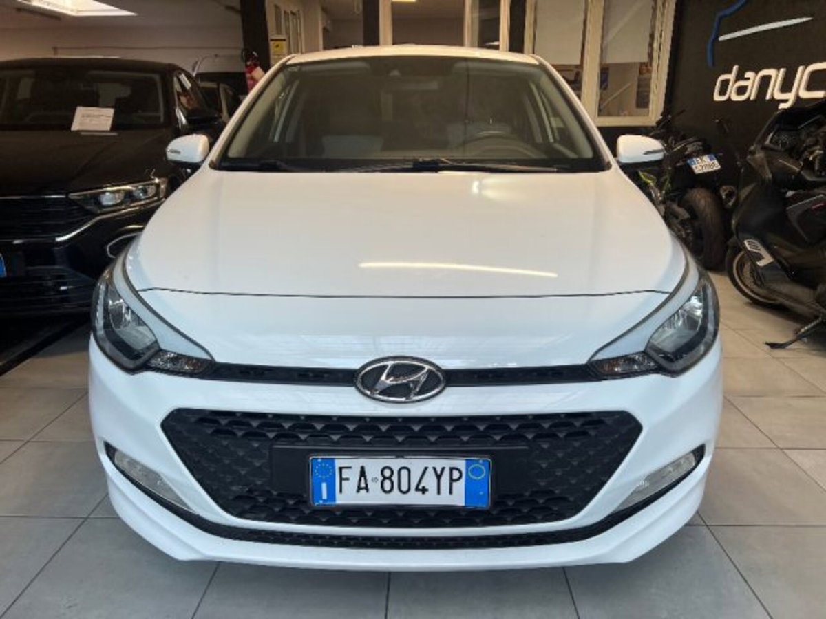 Hyundai i20 1.2 84 CV 5 porte Style (3)