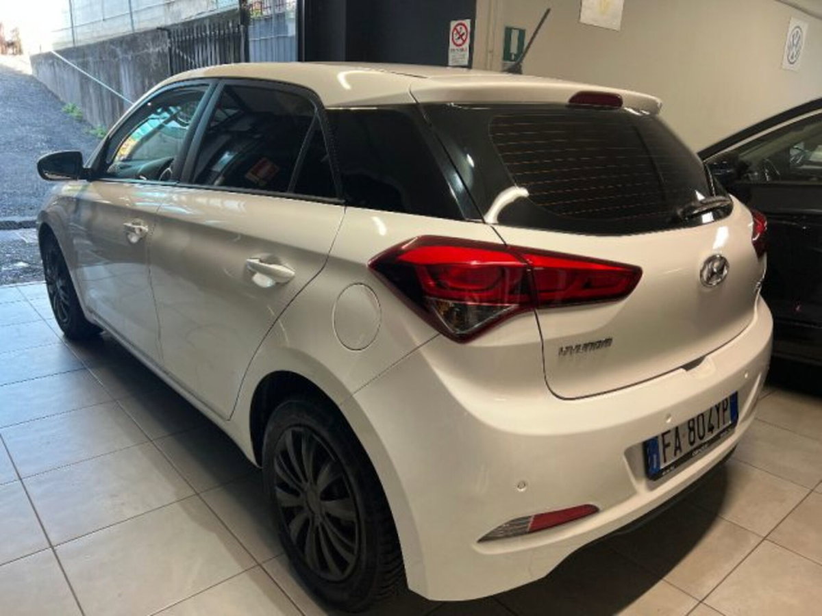 Hyundai i20 1.2 84 CV 5 porte Style (4)
