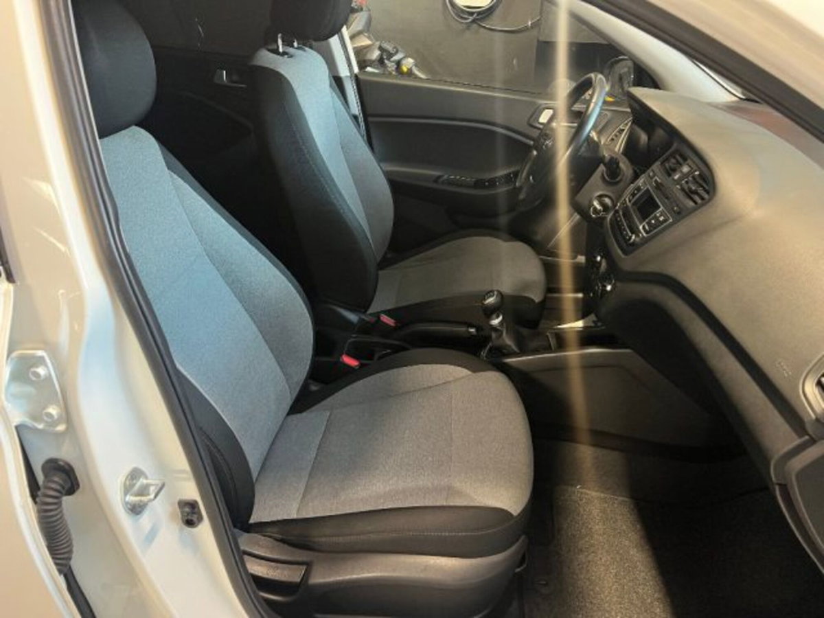 Hyundai i20 1.2 84 CV 5 porte Style (6)