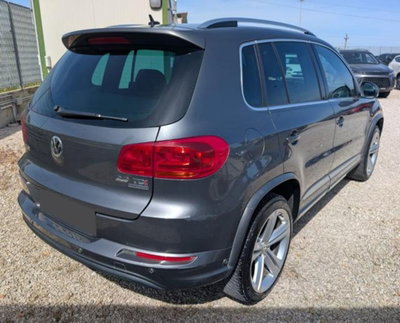 Volkswagen Tiguan 2.0 TDI 177 CV 4MOTION DSG R-Line BlueMotion Tech. (4)