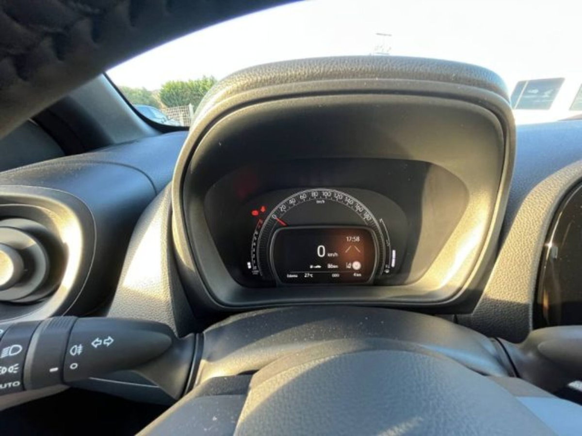 Toyota Aygo X 1.0 VVT-i 72 CV 5 porte Limited Air (12)