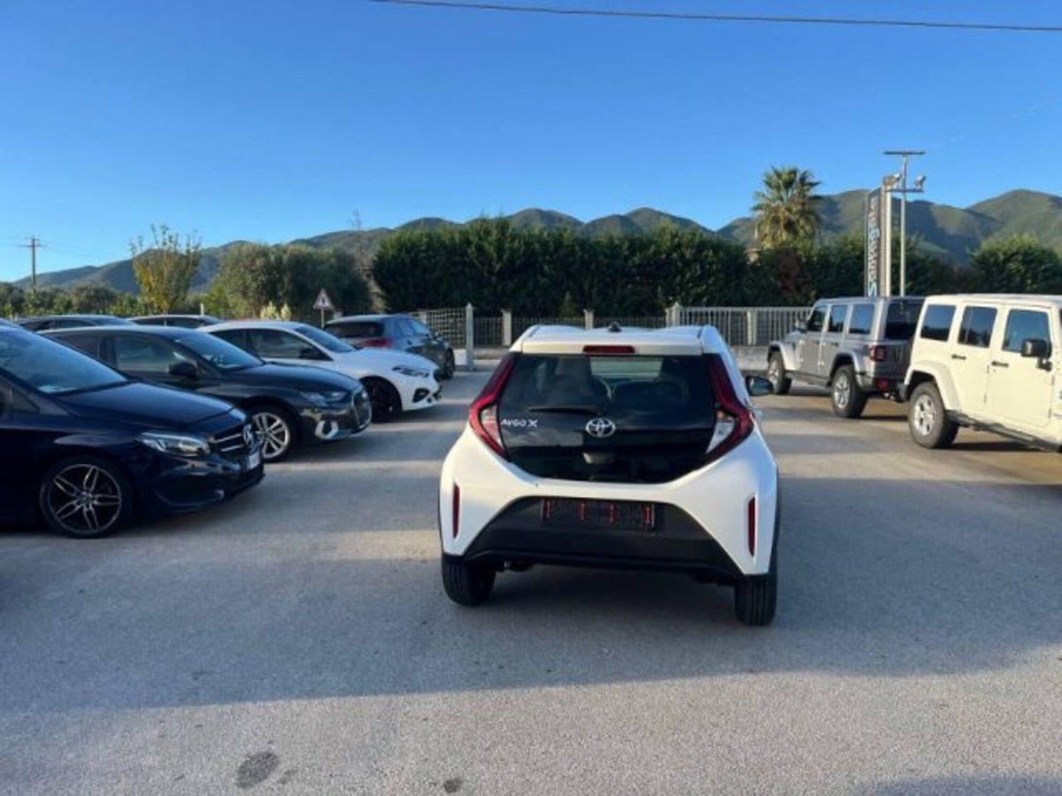 Toyota Aygo X 1.0 VVT-i 72 CV 5 porte Limited Air (4)