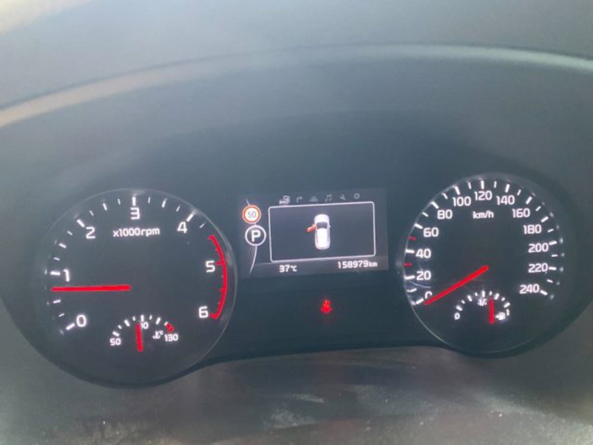 Kia Sportage 1.7 CRDI 141 CV DCT7 2WD Business Class (10)