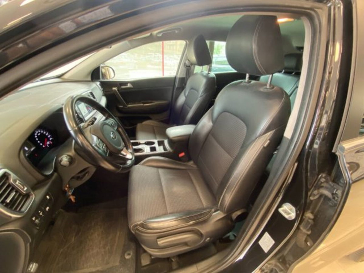 Kia Sportage 1.7 CRDI 141 CV DCT7 2WD Business Class (6)
