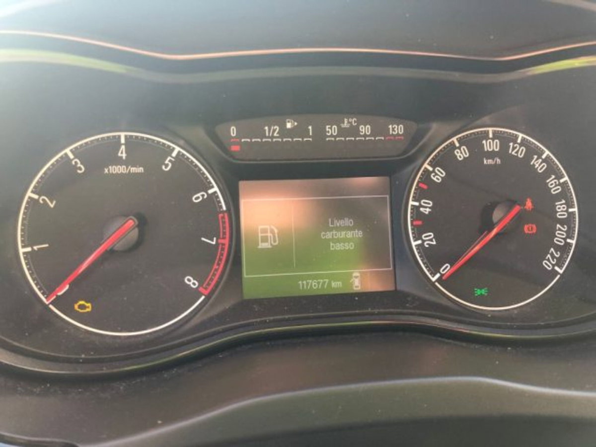 Opel Corsa 1.4 90CV GPL Tech 5 porte Innovation (10)