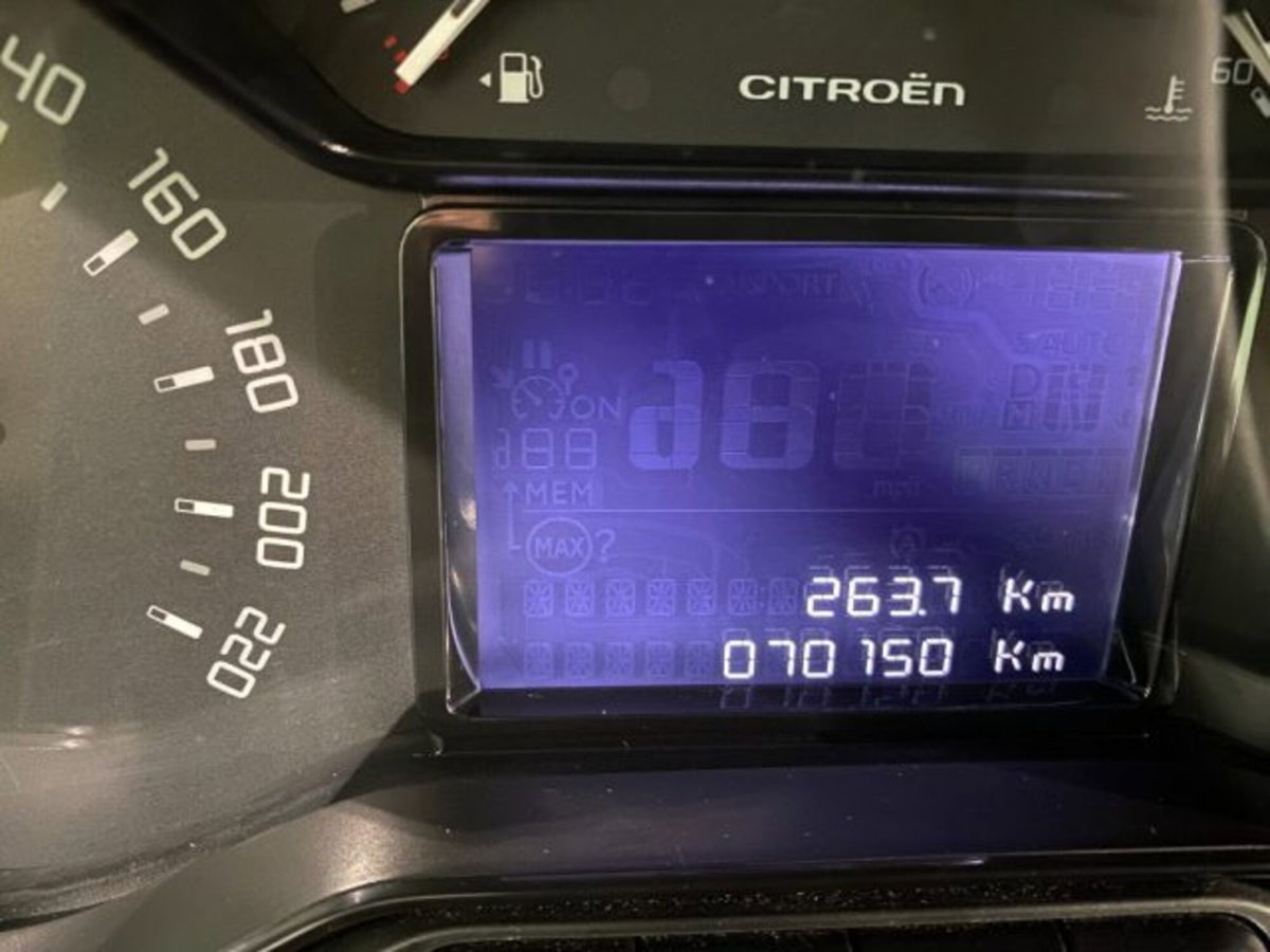 Citroen C3 PureTech 110 S&S Elle (10)