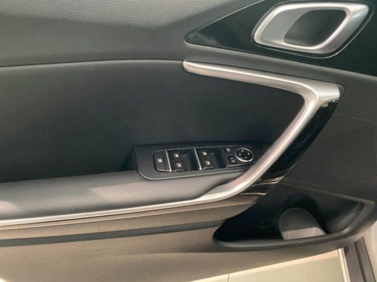 Kia XCeed 1.0 T-GDi GPL High Tech (8)