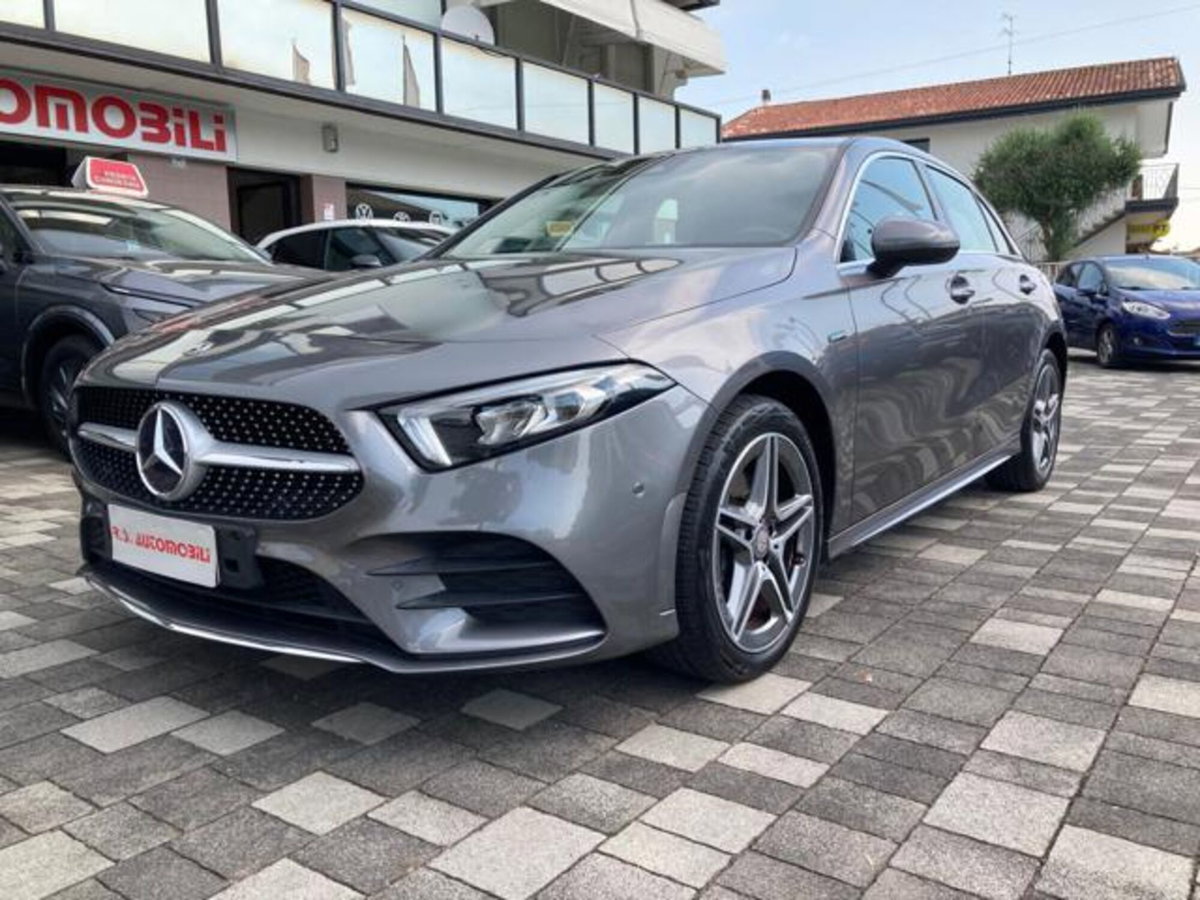 Mercedes-Benz Classe A Sedan 250 e Automatic EQ-Power 4p. Premium