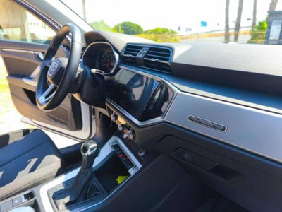 Audi Q3 40 TDI quattro S tronic Business (18)
